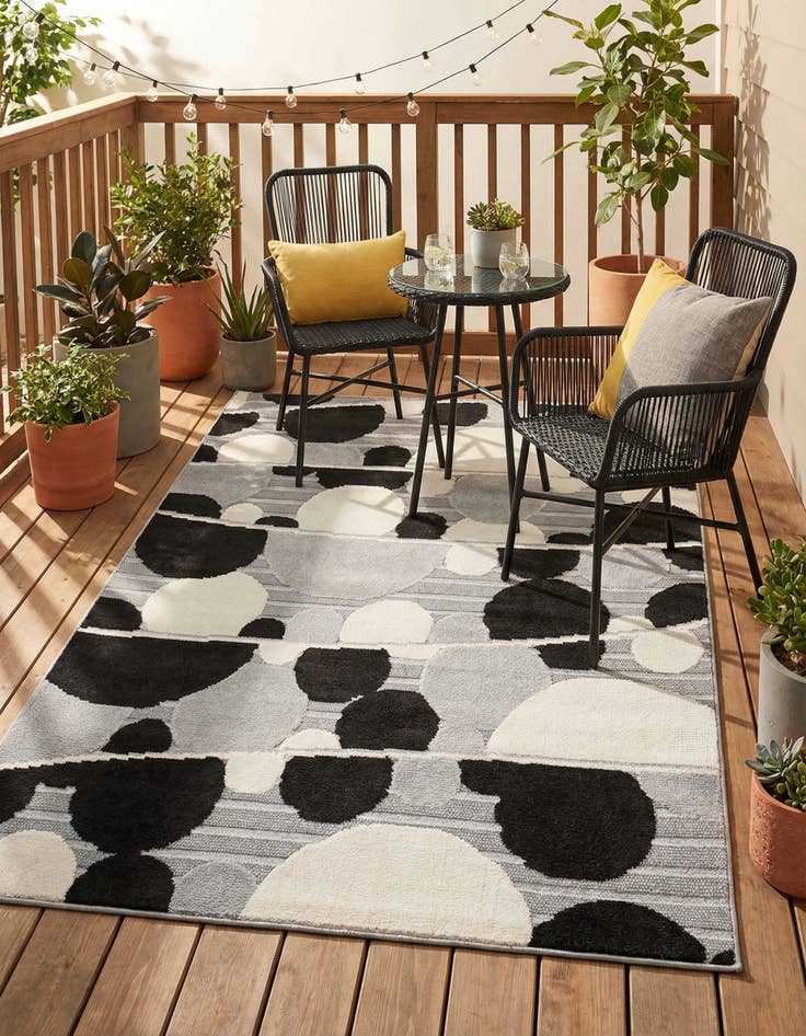 Detail image of  5' 3 x 7' 7  Washable  Indoor / Outdoor Rug