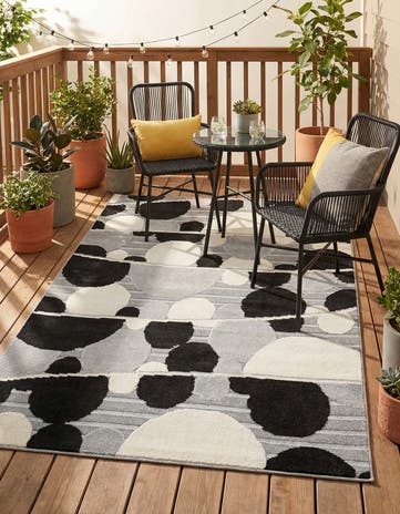 5' 3 x 7' 7 Easy-Clean Indoor / Outdoor Rug