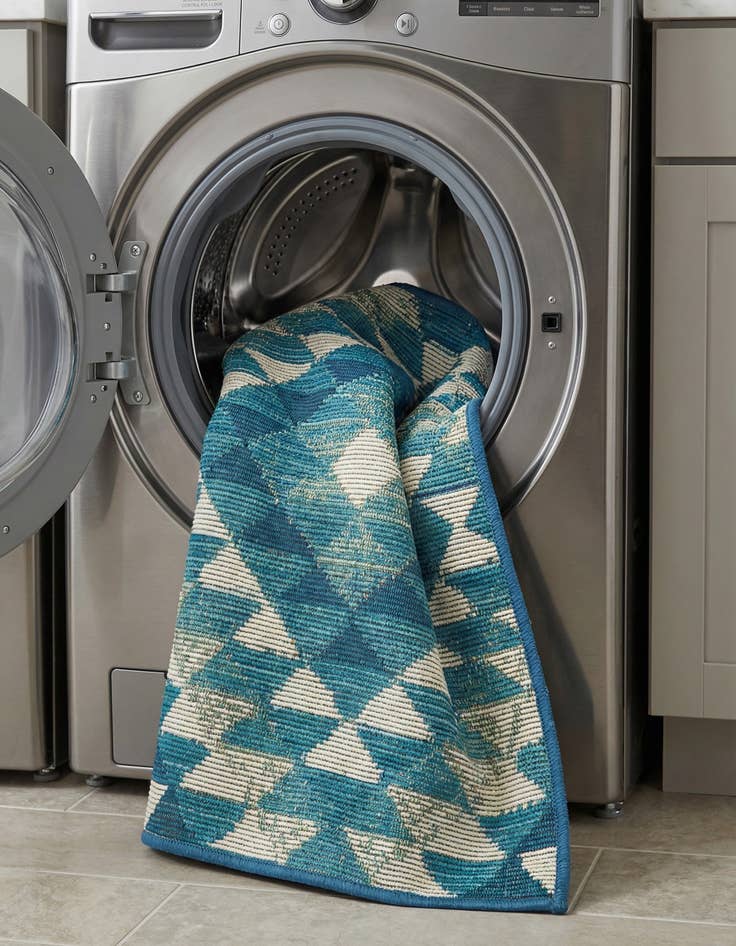 Detail image of 1' 4 x 1' 4  Washable Southwestern Indoor / Outdoor Sample Rug