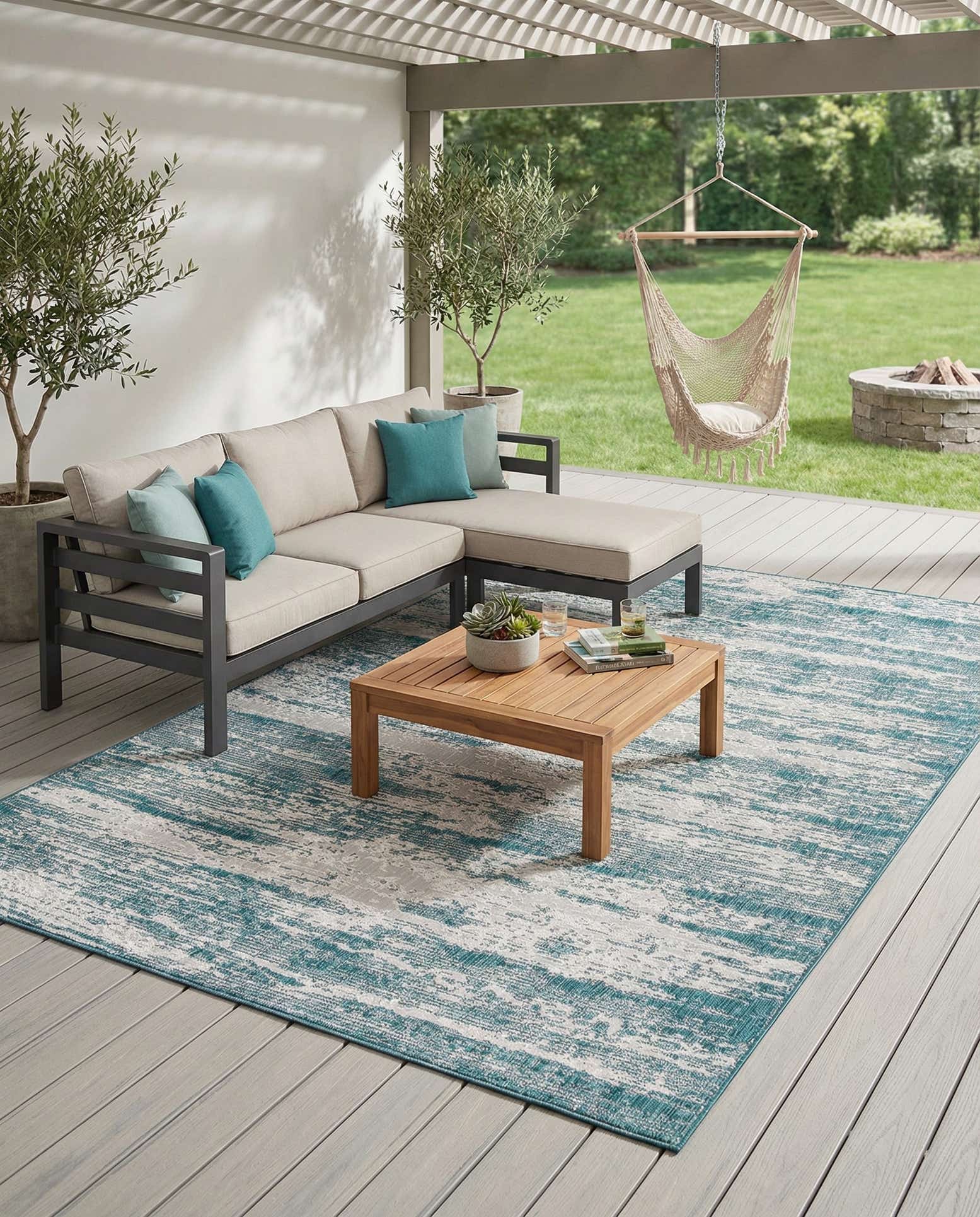 7' 10 x 11' Easy-Clean Modern Indoor / Outdoor Rug