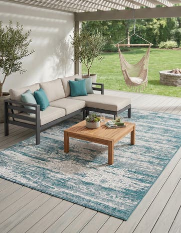7' 10 x 11' Easy-Clean Modern Indoor / Outdoor Rug