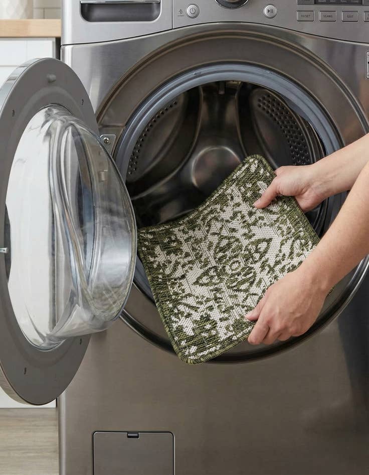 Detail image of 1' 4 x 1' 4  Washable Jill Zarin Dubai Indoor / Outdoor Sample Rug