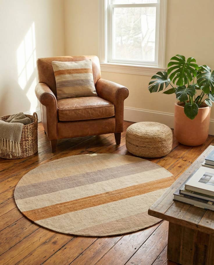 Detail image of 1' 6 x 1' 6 Hand Woven Pillow Wool Round Rug