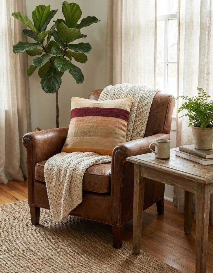 Detail image of 1' 5 x 1' 6  Hand Woven Pillow Wool Square Rug