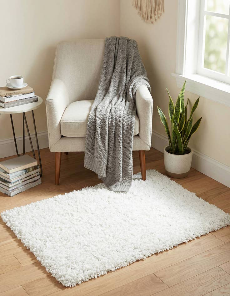 Detail image of 2' 2 x 3' Zermatt Shag Rug