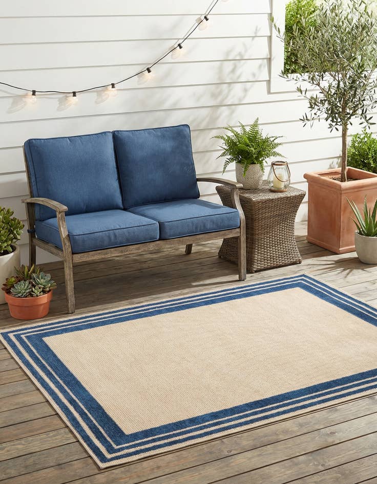 Detail image of 4' x 6' Easy-Clean Aruba Indoor / Outdoor Rug