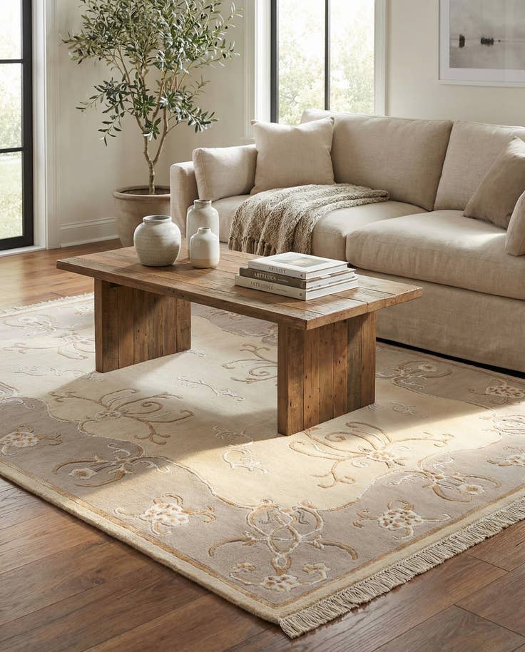 Detail image of 4' 2 x 5' 10 Hand Knotted Darya Wool Rug
