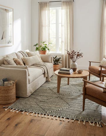 5' 6 x 8' 6 Hand Knotted Moroccan Wool Rug