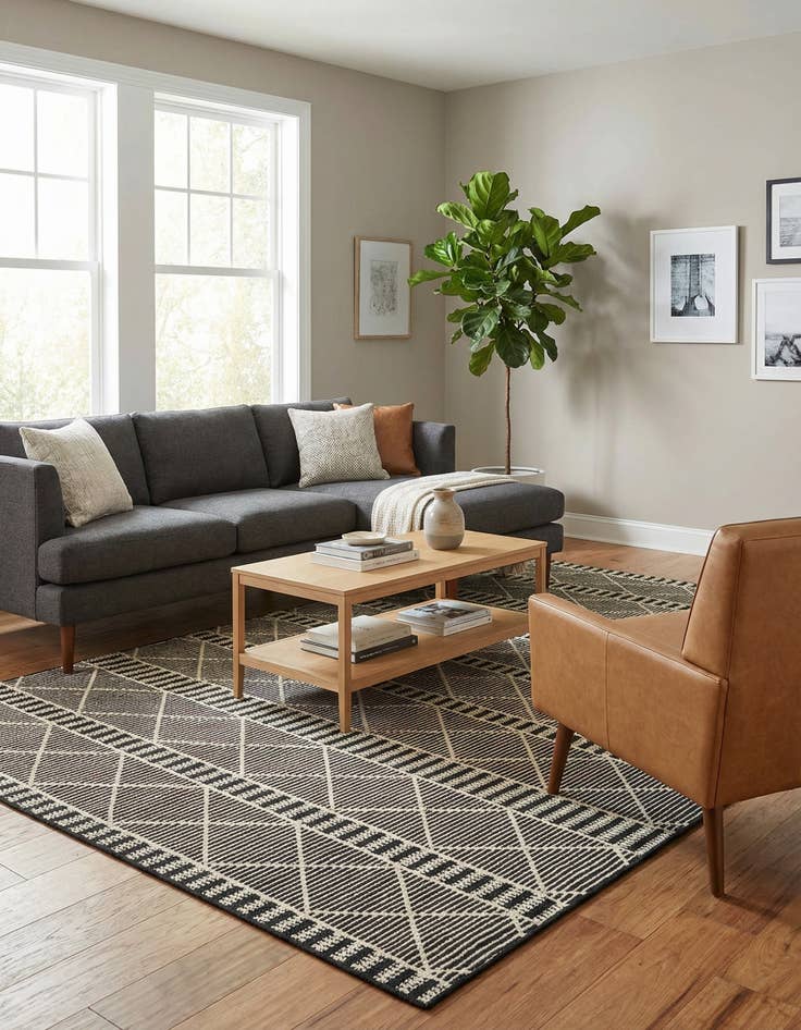 Detail image of 7' 10 x 11' Easy-Clean Trellis Indoor / Outdoor Rug