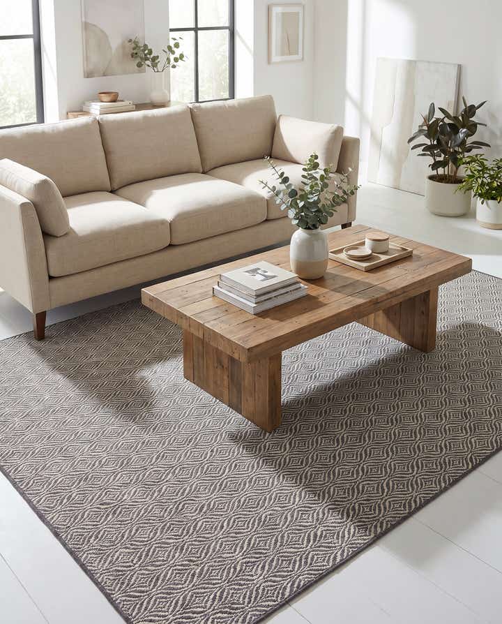 7' x 10' Easy-Clean Lattice Indoor / Outdoor Rug