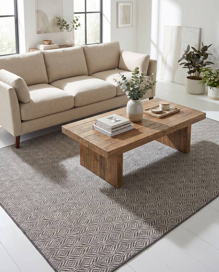 Detail image of 7' x 10' Easy-Clean Lattice Indoor / Outdoor Rug