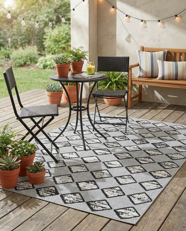 5' 3 x 7' 7 Easy-Clean Indoor / Outdoor Rug