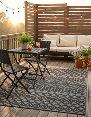 5' 3 x 8' Easy-Clean Trellis Textured Indoor / Outdoor Rug