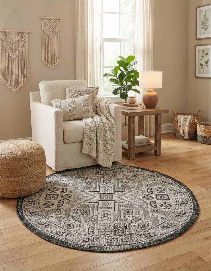Detail image of 3' x 3'  Washable Aztec Indoor / Outdoor Round Rug