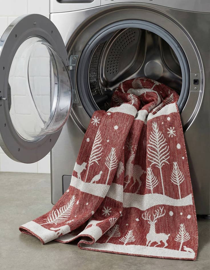 Detail image of  5' 3 x 8'  Washable Holiday Indoor / Outdoor Rug