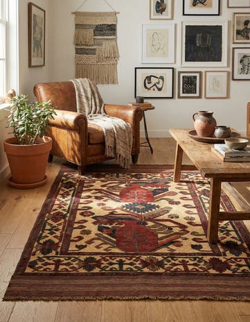 4' x 5' 10 Hand Knotted Sumak Wool Rug