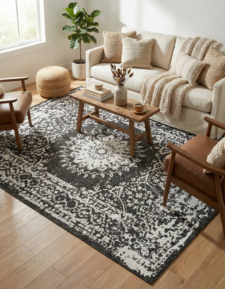 Detail image of 7' 10 x 10' Easy-Clean Traditional Indoor / Outdoor Rug