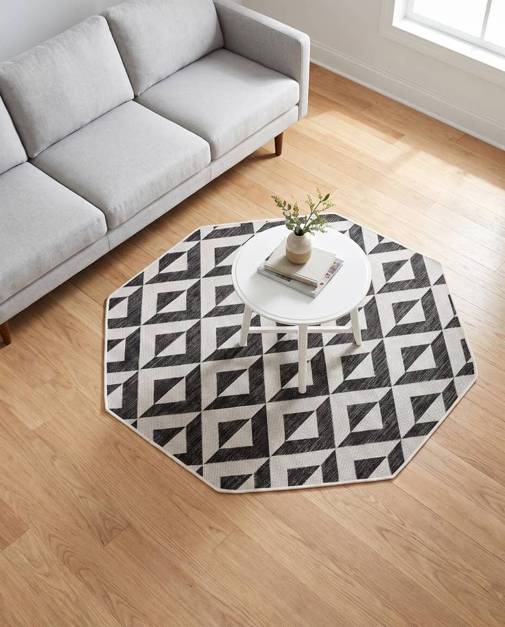 Detail image of 4' 1 x 4' 1 Easy-Clean Jill Zarin Indoor / Outdoor Octagon Rug