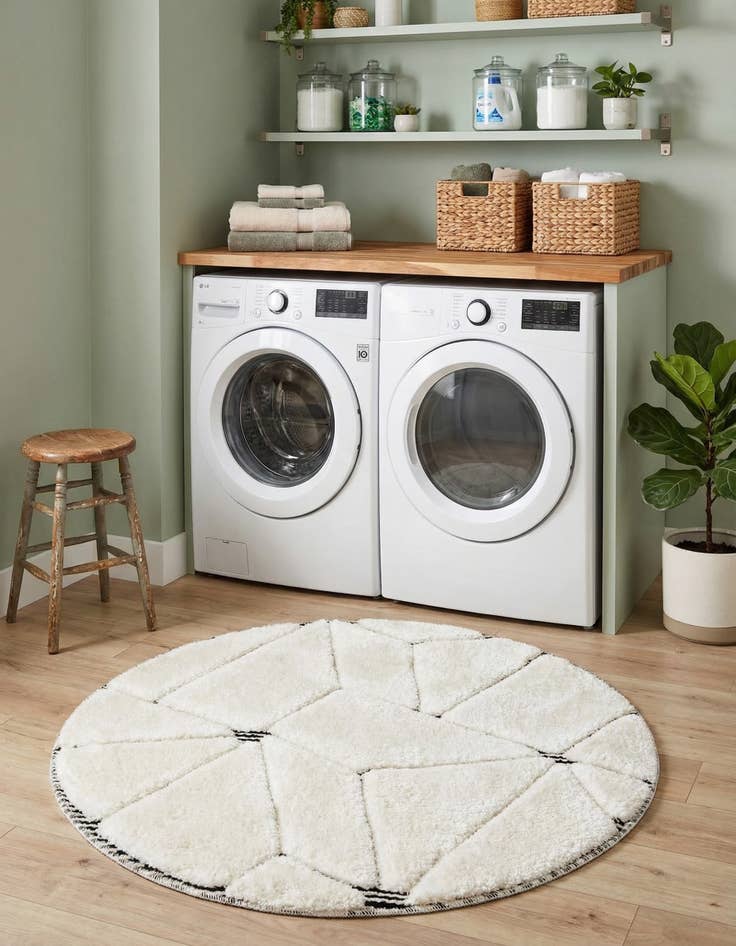 Detail image of 3' x 3' Prismatic Round Rug