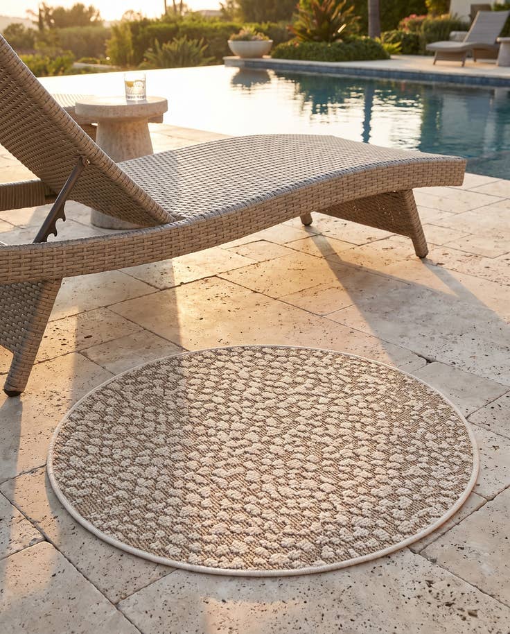 Detail image of 3' 1 x 3' 1 Easy-Clean Safari Indoor / Outdoor Round Rug