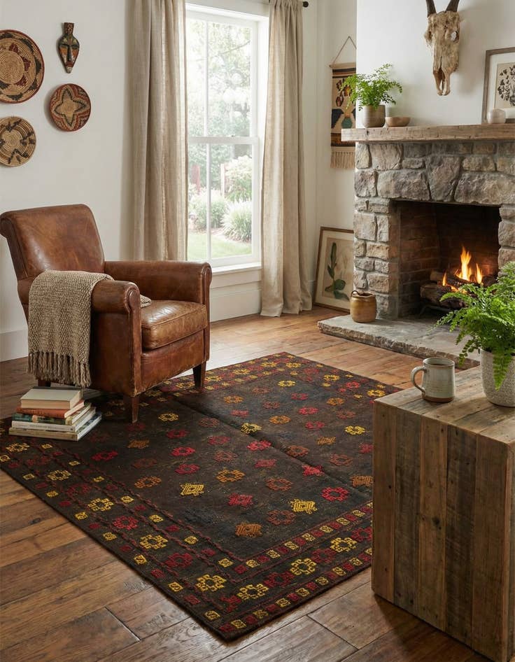 Detail image of 3' 10 x 4' 3  Hand Knotted Sumak Wool Square Rug