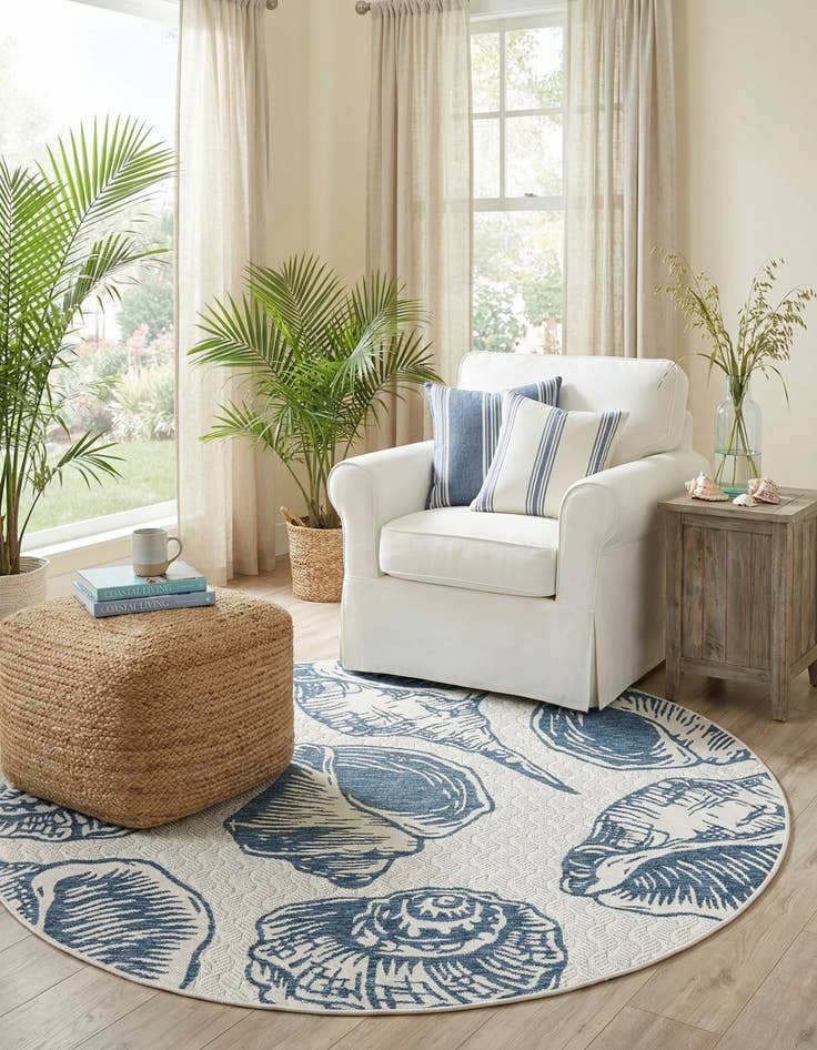 Detail image of 6' x 6'  Washable Coastal Indoor / Outdoor Round Rug