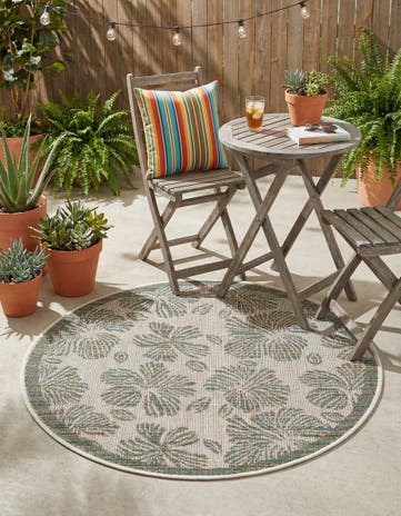 3' 3 x 3' 3 Easy-Clean Baja Indoor / Outdoor Round Rug