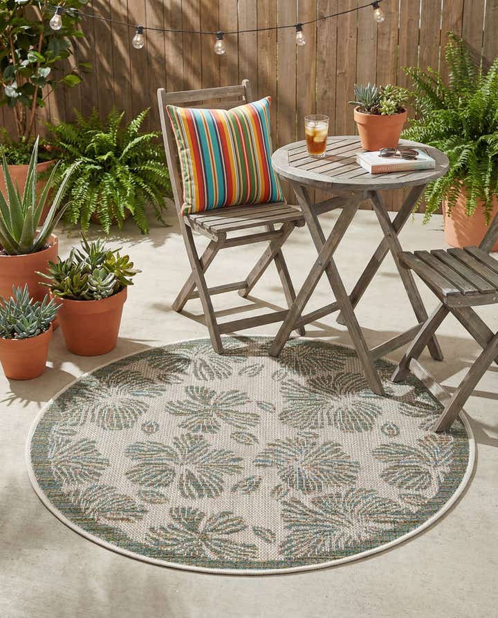 3' 3 x 3' 3 Easy-Clean Baja Indoor / Outdoor Round Rug