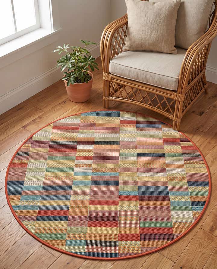 4' 1 x 4' 1 Easy-Clean Baja Indoor / Outdoor Round Rug