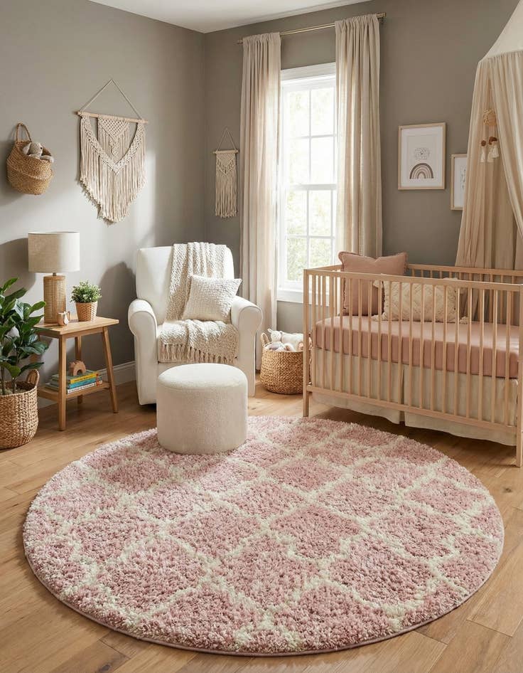 Detail image of  7' 10 x 7' 10 Moroccan Trellis Shag Round Rug