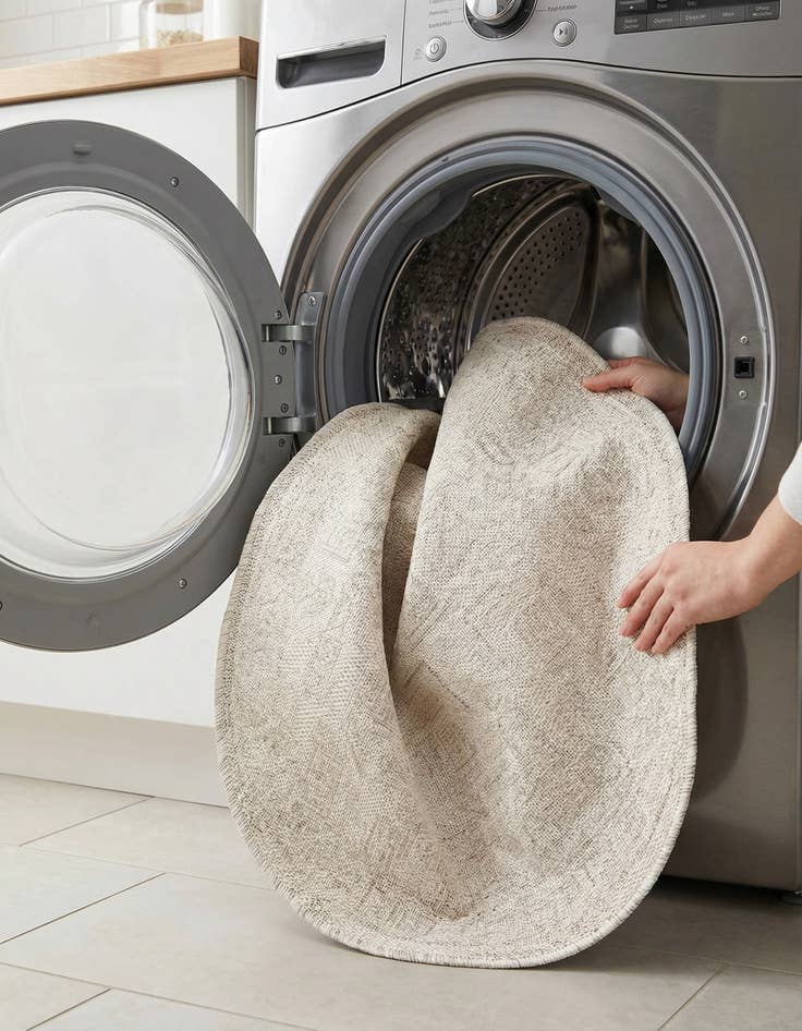 Detail image of 3' x 3'  Washable Aztec Indoor / Outdoor Round Rug