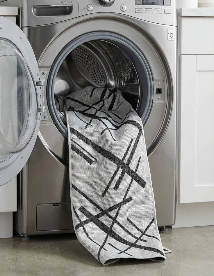 Detail image of  2' x 6'  Washable Modern Indoor / Outdoor Runner Rug