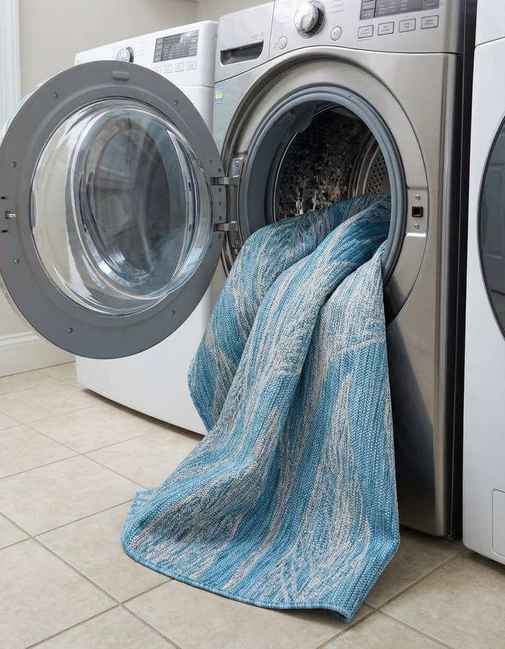 Detail image of  4' x 4'  Washable Botanical Indoor / Outdoor Round Rug