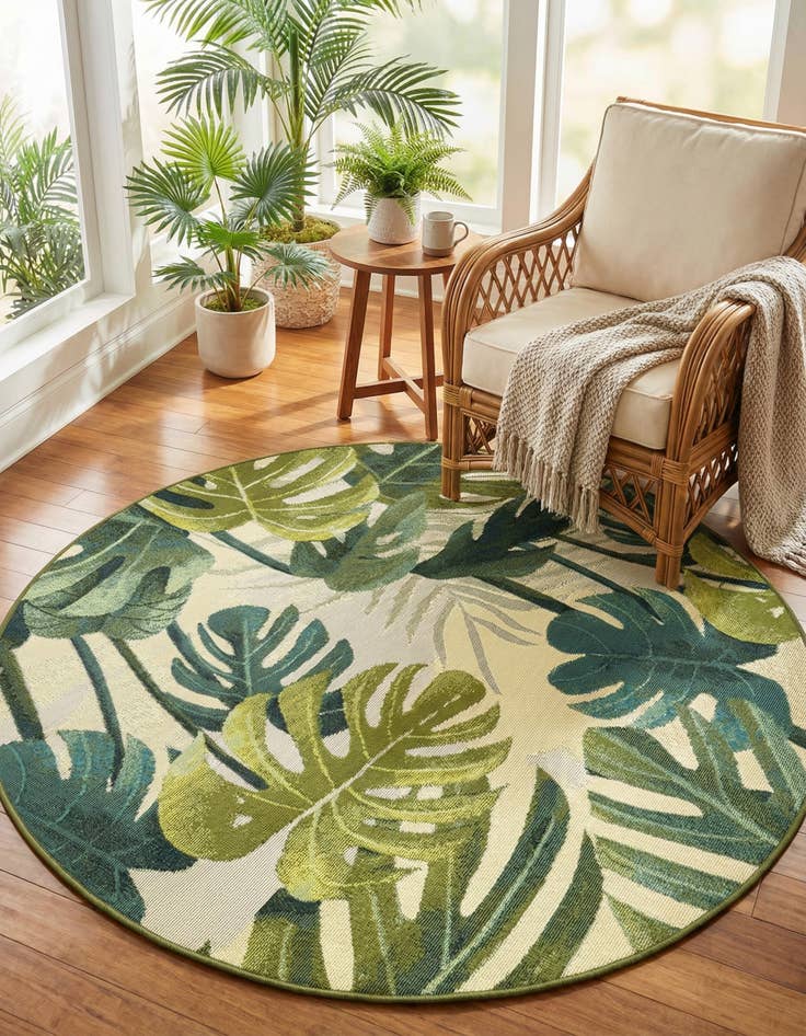 Detail image of 4' x 4'  Washable Botanical Indoor / Outdoor Round Rug