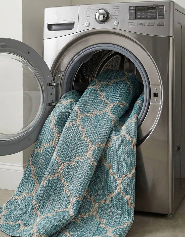 Detail image of 7' x 10'  Washable Trellis Indoor / Outdoor Rug