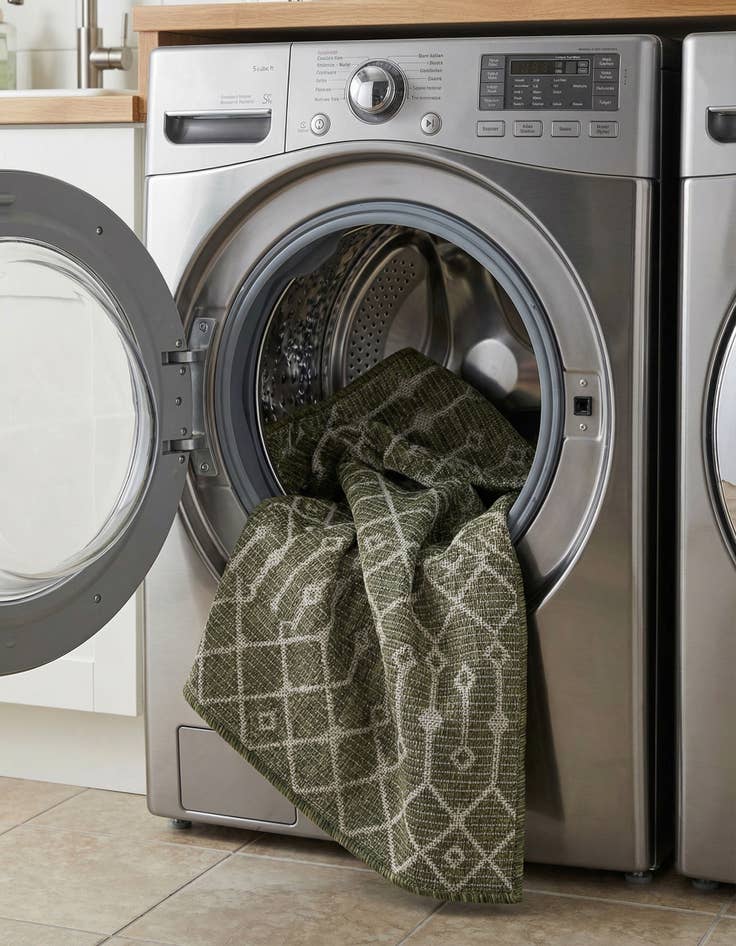 Detail image of 2' x 5'  Washable Trellis Indoor / Outdoor Runner Rug