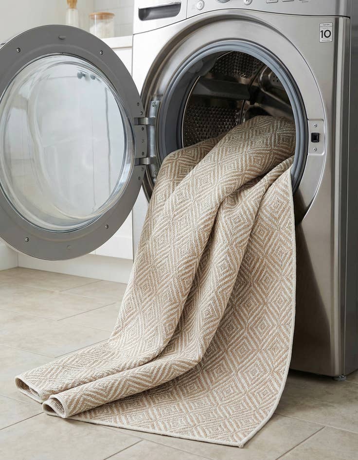 Detail image of 5' 3 x 8'  Washable Trellis Indoor / Outdoor Rug