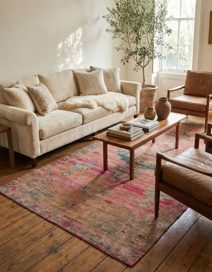 Detail image of 4' 10 x 9' 9 Hand Knotted Ultra Vintage Persian Wool Rug