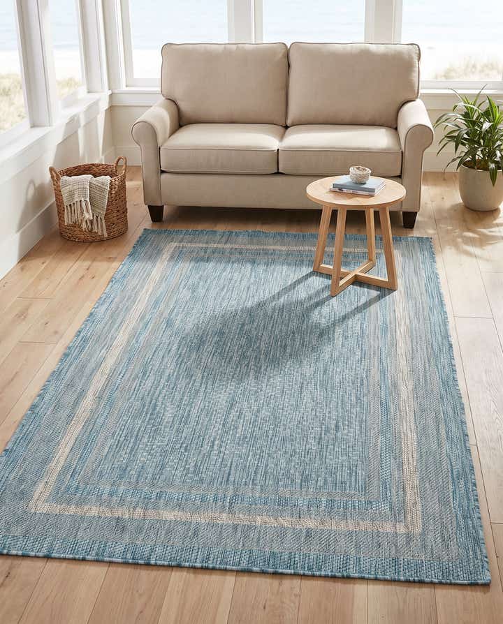 4' x 6' Easy-Clean Border Indoor / Outdoor Rug