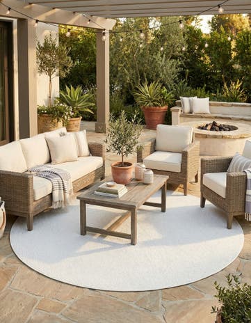 7' 10 x 7' 10 Easy-Clean Solid Indoor / Outdoor Round Rug