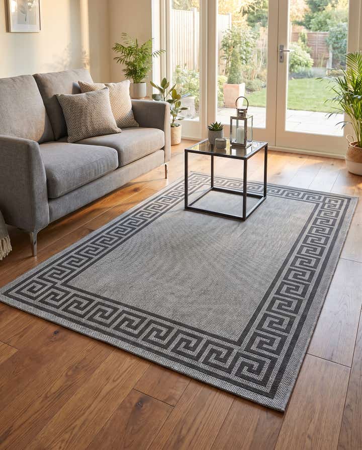 5' 3 x 8' Easy-Clean Border Indoor / Outdoor Rug