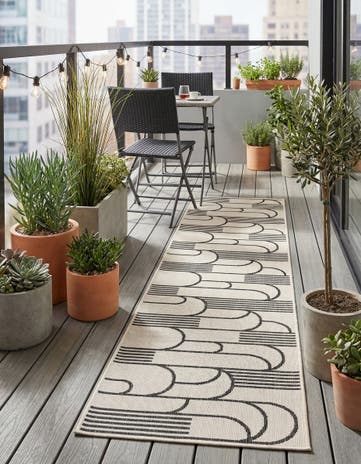 2' x 8' Easy-Clean Modern Indoor / Outdoor Runner Rug