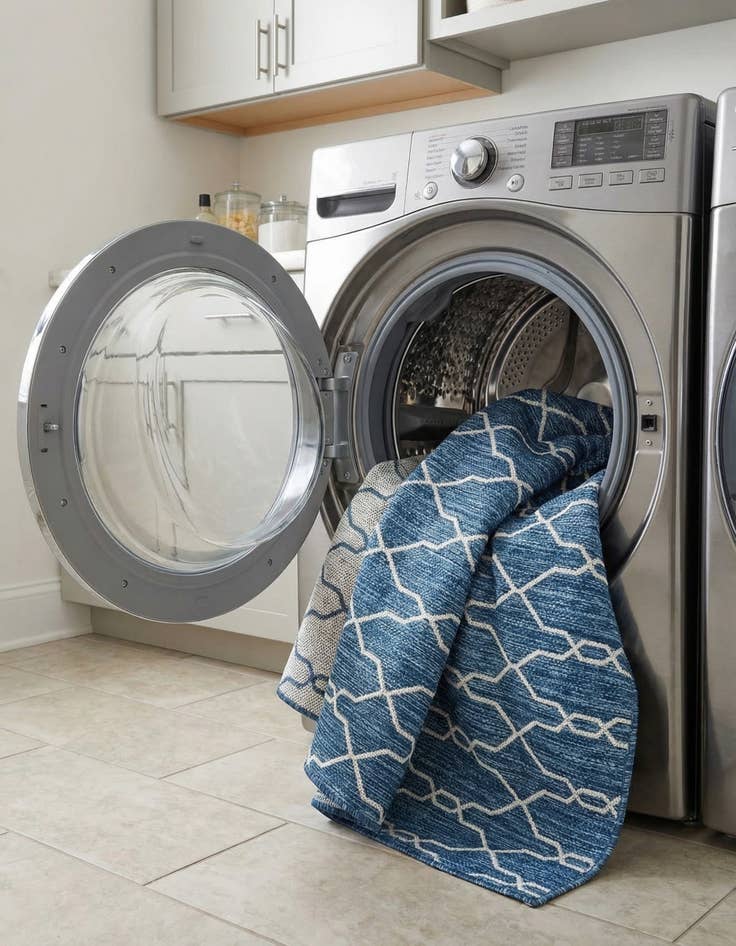 Detail image of 4' x 4'  Washable Trellis Indoor / Outdoor Round Rug