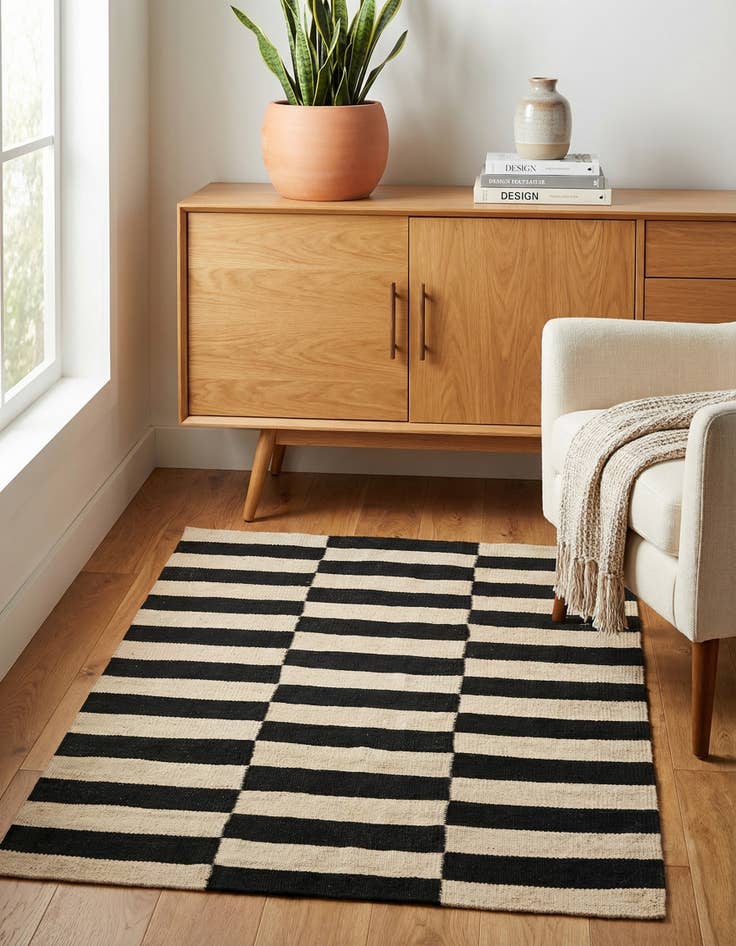 Detail image of 2' 7 x 3' 10  Hand Woven Kilim Modern Wool Rug