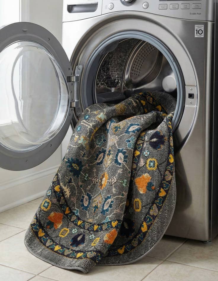 Detail image of 8' x 8'  Washable Palazzo Round Rug