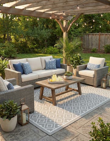 Gray Easy-Clean Lattice Indoor / Outdoor Rug