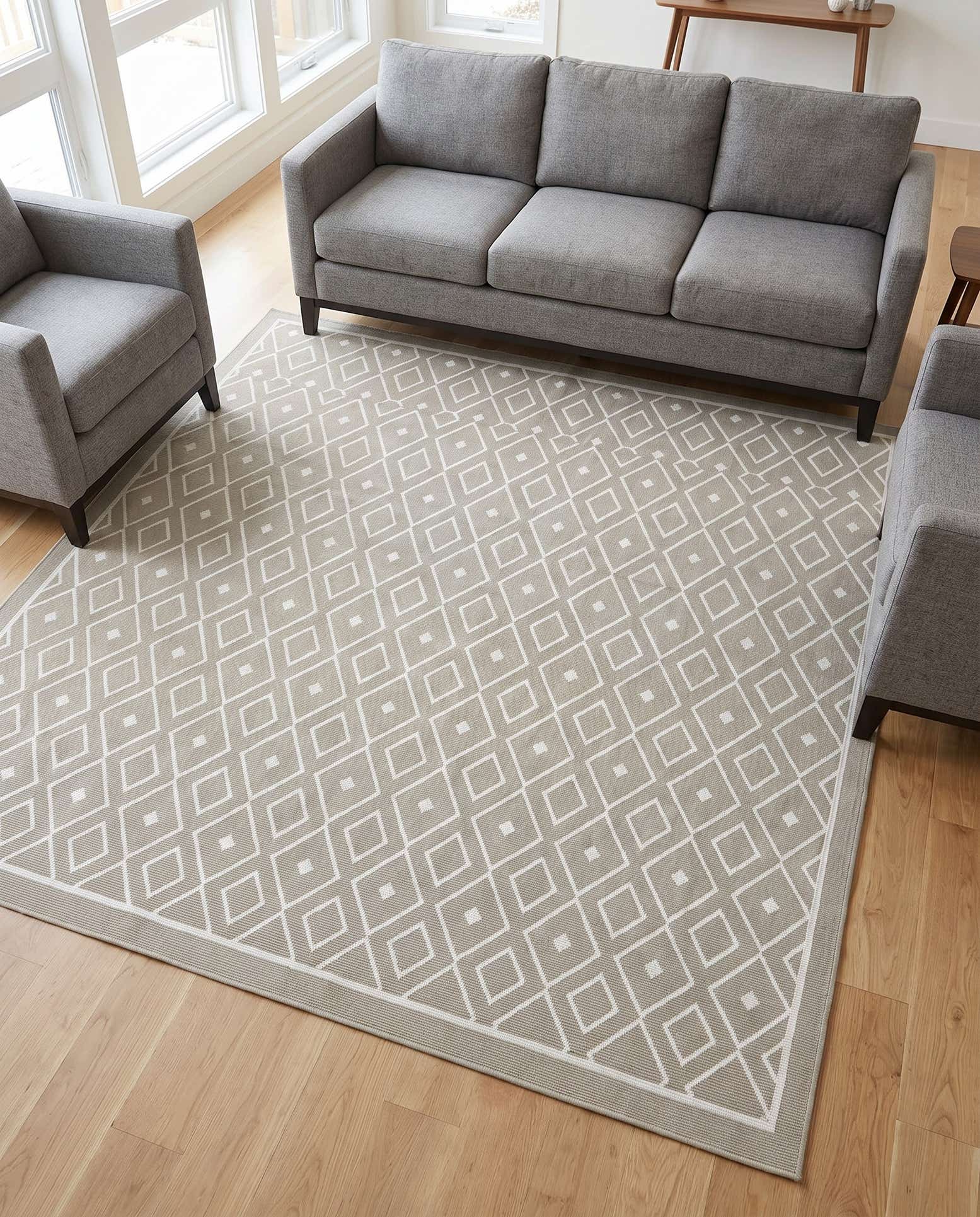 7' 10 x 7' 10 Easy-Clean Lattice Indoor / Outdoor Square Rug