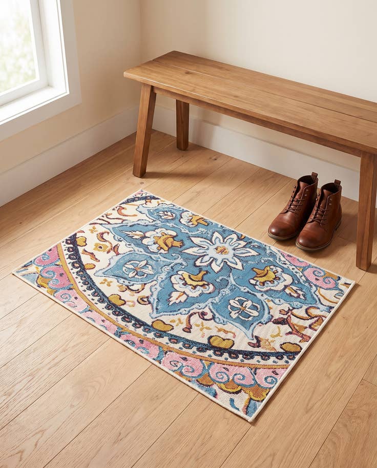Detail image of 2' x 3' Easy-Clean Traditional Indoor / Outdoor Rug