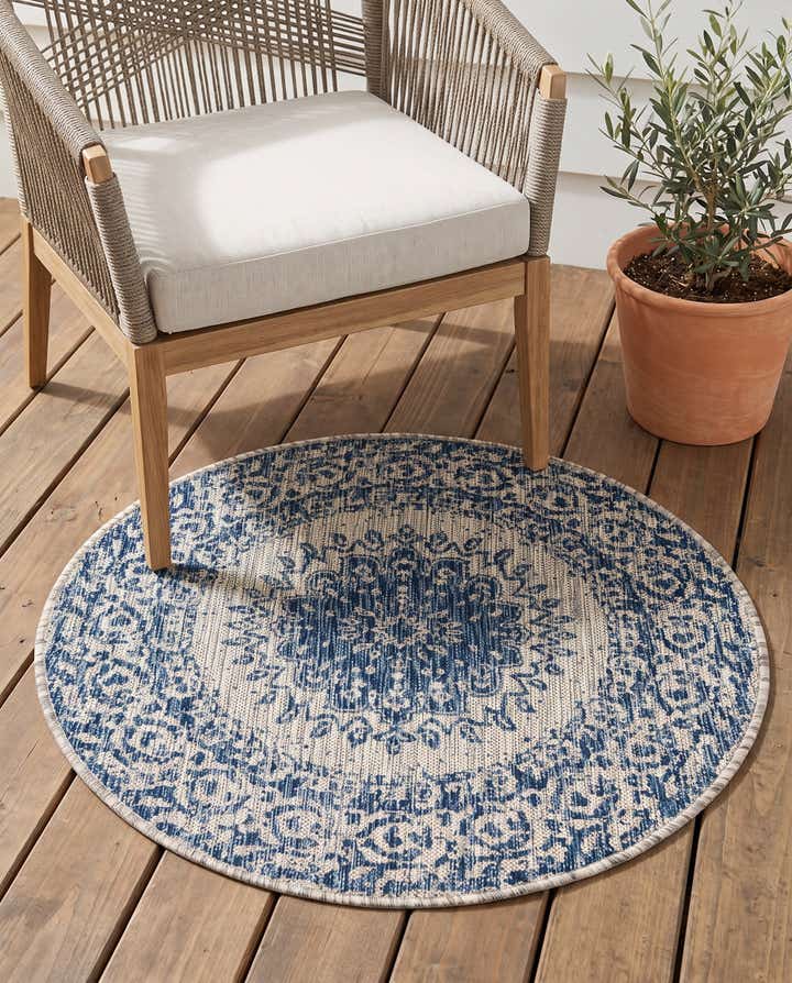 3' x 3' Easy-Clean Traditional Indoor / Outdoor Round Rug