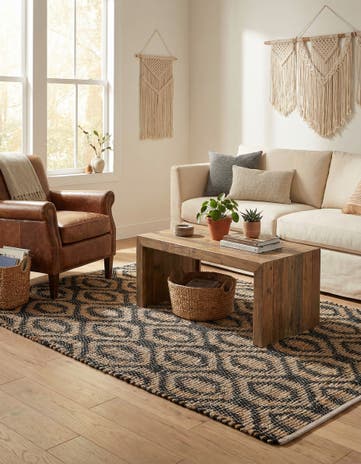 Black Hand Woven Chindi Jute Rug